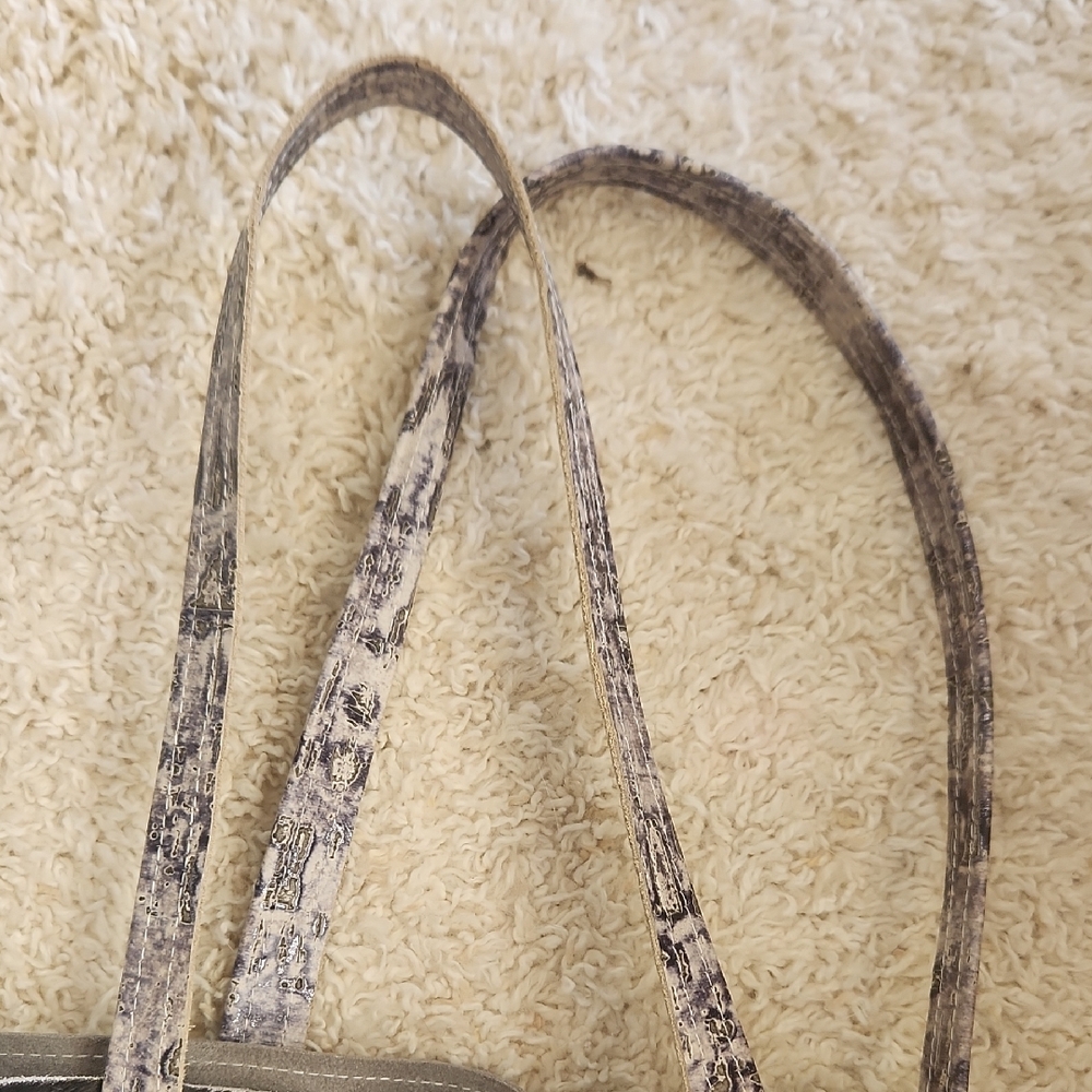 Elegant Black and White Fringe Tote - Picture 5 of 6